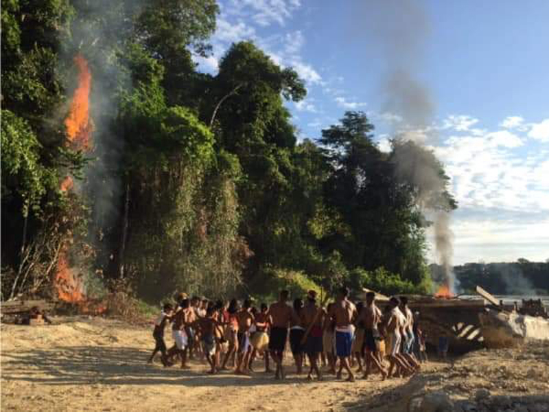 As the Brazilian Amazon Burns 05