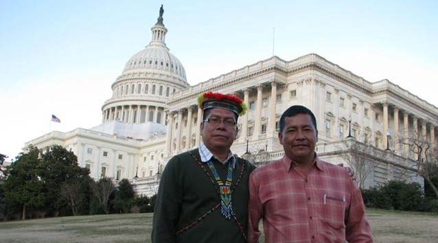 Humberto Piaguaje y Guillermo Grefa visitan Washington para llamar la atención sobre esta cámara estrella corporativa