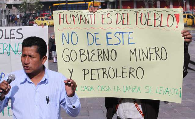 Sign about Humanti (Jumandy) during the Rukullacta mobilization in Quito