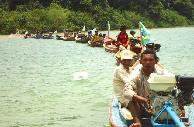 Fishermen protesting the Belo Monte Dam