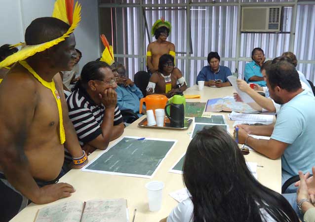 Indigenous delegation meets with government representatives to discuss land demarcation