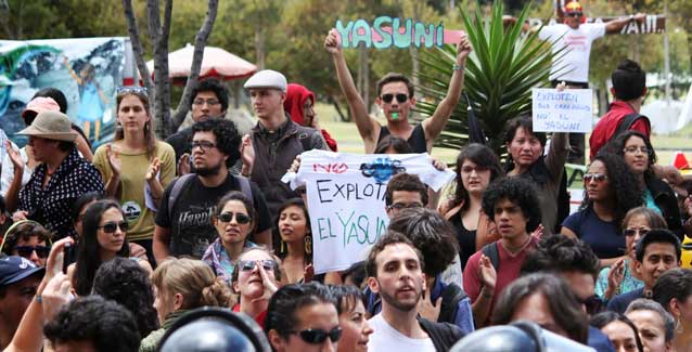 Protesto contra a exploração de petróleo no Parque Nacional Yasuní