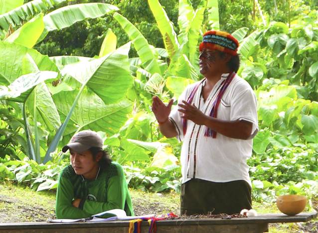 Jaime Vargas talking to villagers about defending Achuar lands from oil development