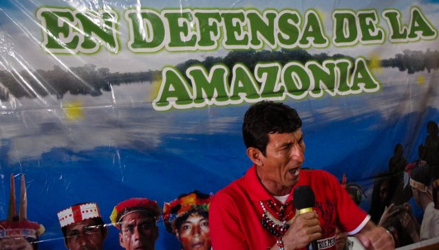 Alfonso Lopez of ACODECOSPAT speaks in defense of the Amazonia. Photo credit: Alianza Arkana.