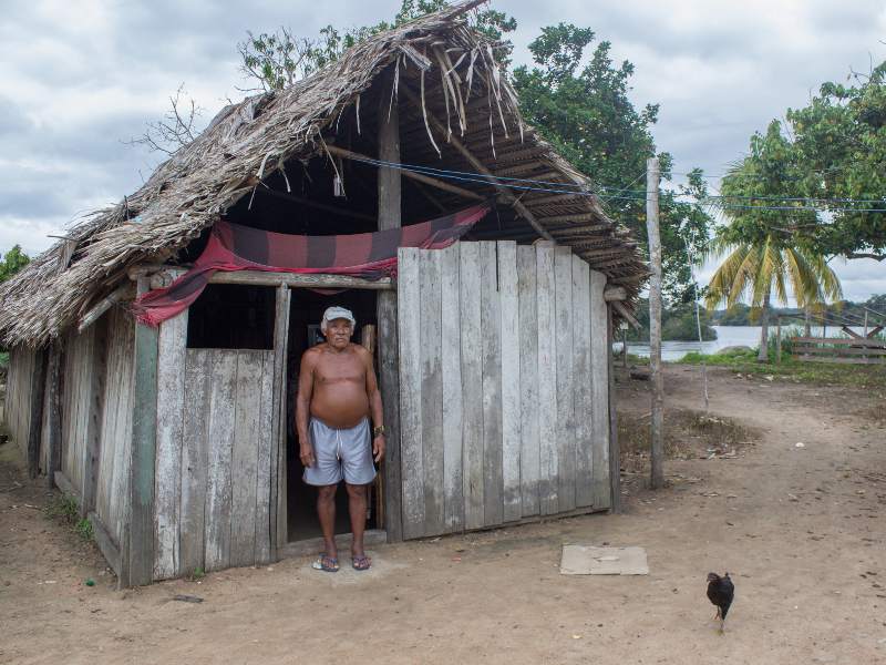 Leoncio Arara refused to move to a new location to build another community with the payoff he received from Norte Energia to withdraw his resistance to the dam. Photo credit: Maira Irigaray / Amazon Watch